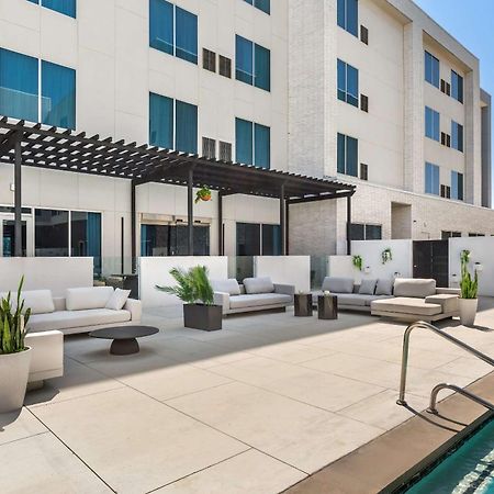 Cambria Hotel Waco University Riverfront Exterior photo