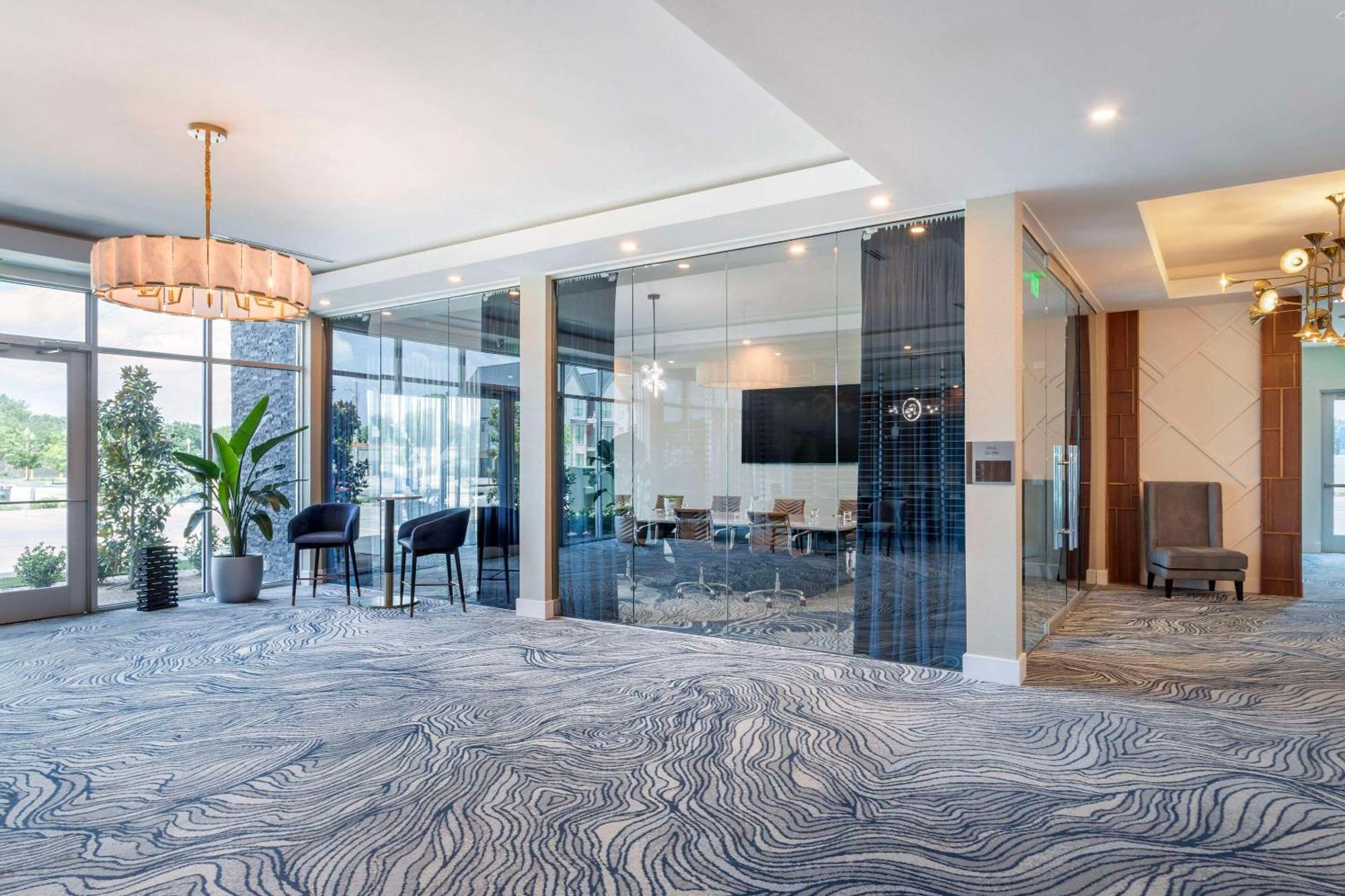 Cambria Hotel Waco University Riverfront Exterior photo
